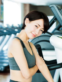 スポーツジム女性